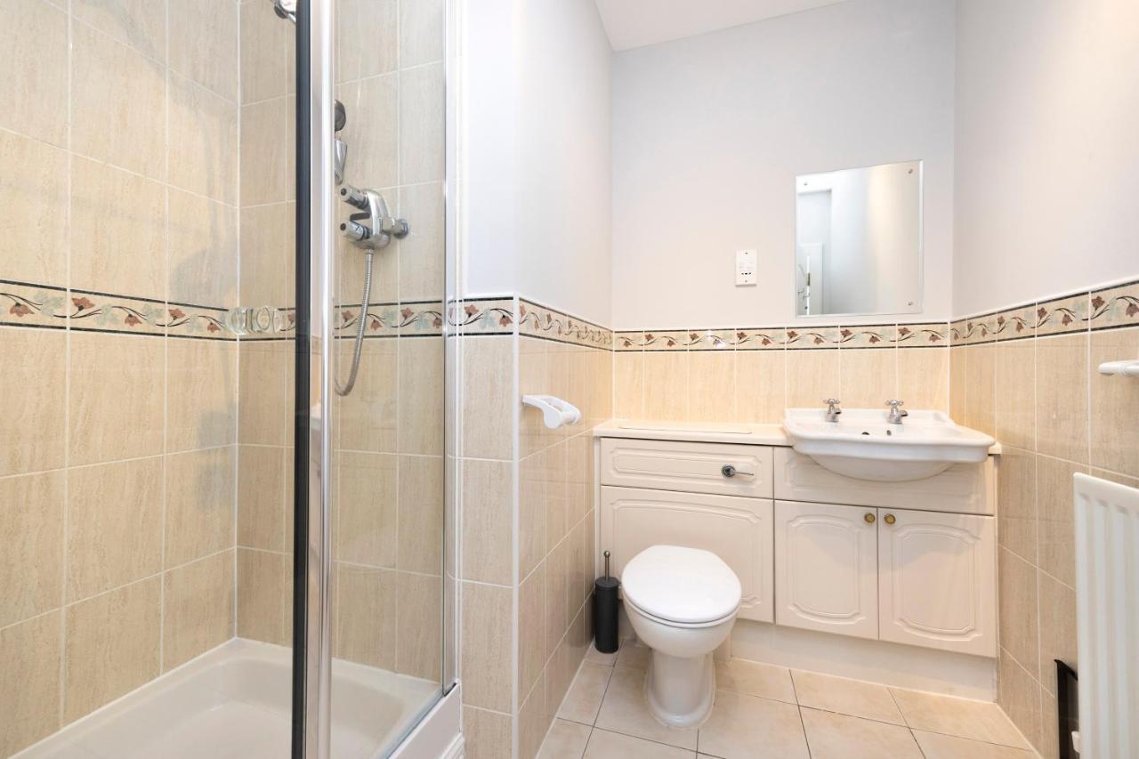 Апартаменты Joivy Modern Flat With Free Parking Эдинбург Экстерьер фото