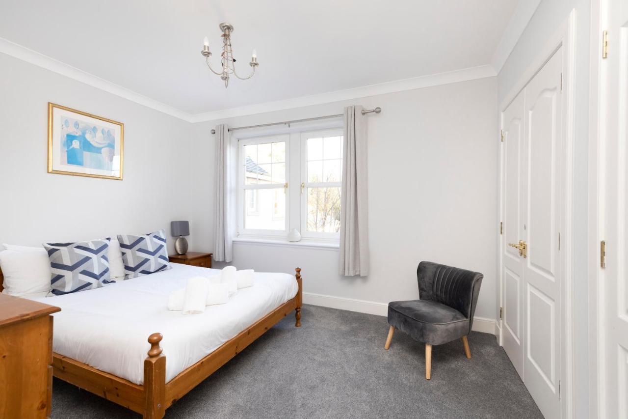 Апартаменты Joivy Modern Flat With Free Parking Эдинбург Экстерьер фото